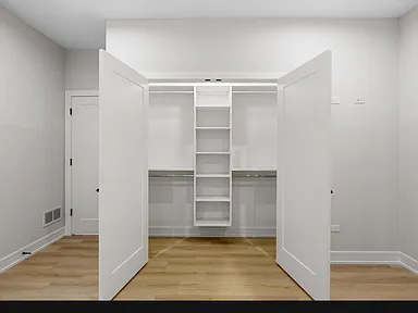 5006 S Prairie Ave #2 - Photo 2 of 9