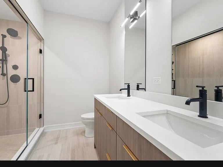 5006 S Prairie Ave #2 - Photo 4 of 9