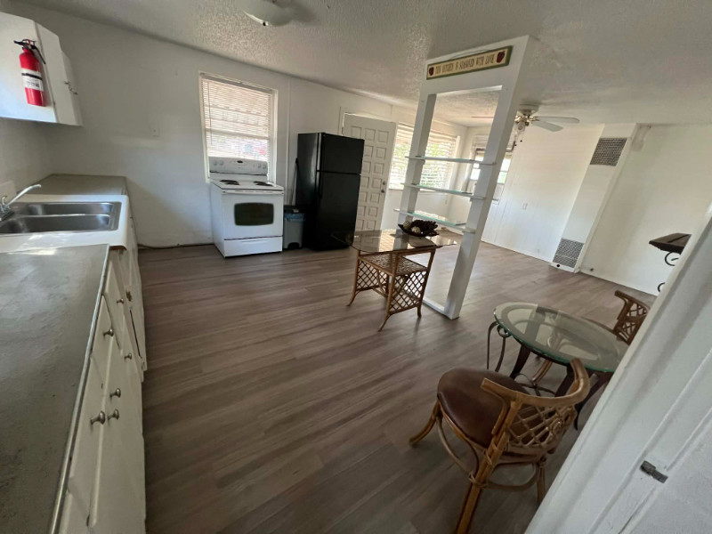 1609 Granada Ave - Photo 5 of 9