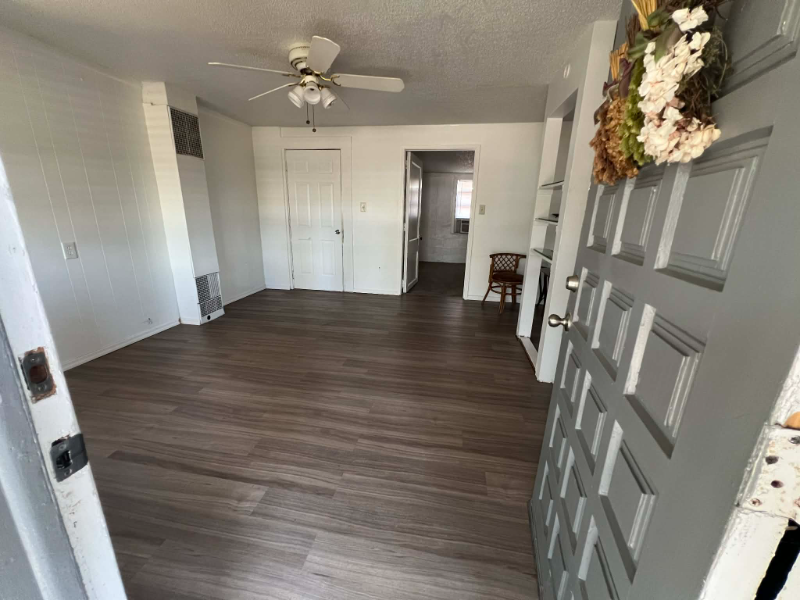 1609 Granada Ave - Photo 7 of 9