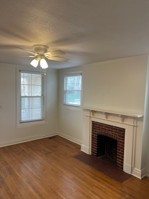 700 N Roan St - Photo 2 of 6