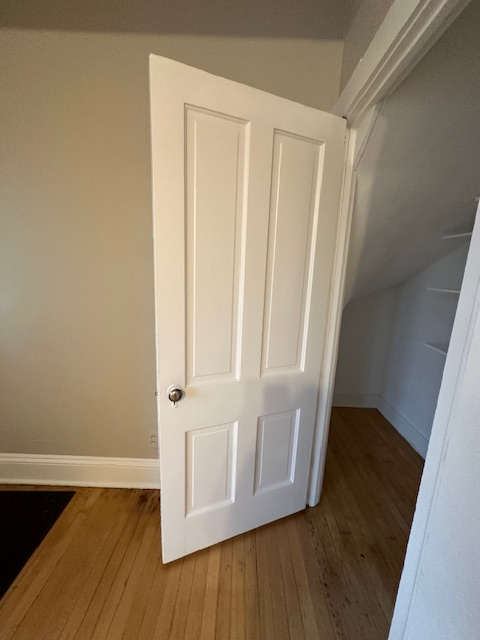 2527 S Howell Ave #2527LOWER - Photo 4 of 20