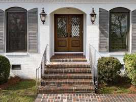 featured image of 386 E Saunders Rd