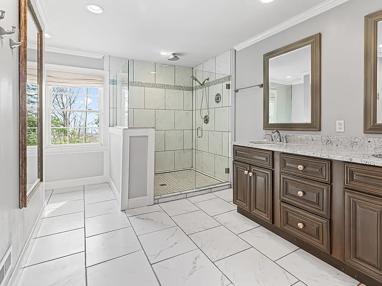 386 E Saunders Rd - Photo 5 of 7