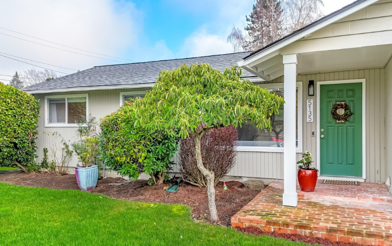 5135 Frances Ave Ne - Photo 3 of 19