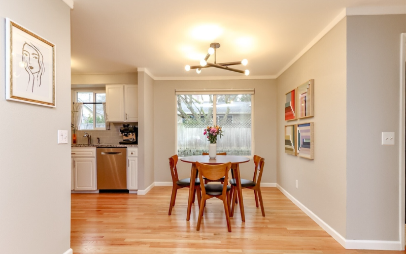 5135 Frances Ave Ne - Photo 6 of 19