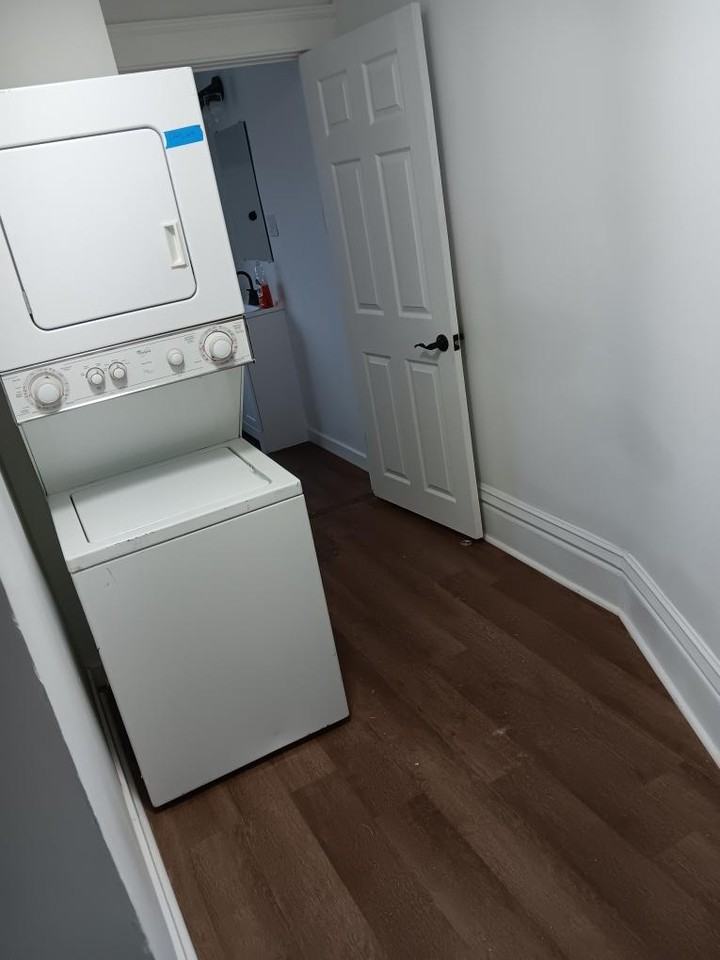 1221 Stuart St #B - Photo 5 of 11