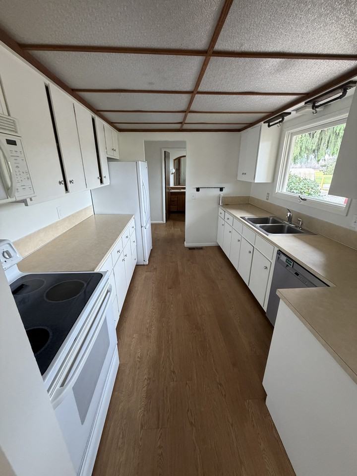 6209 Northwest Dr #1 - Photo 7 of 25