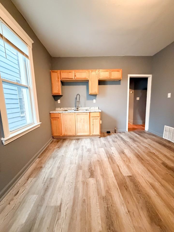 4426 Mcgraw St #1 - Photo 3 of 23