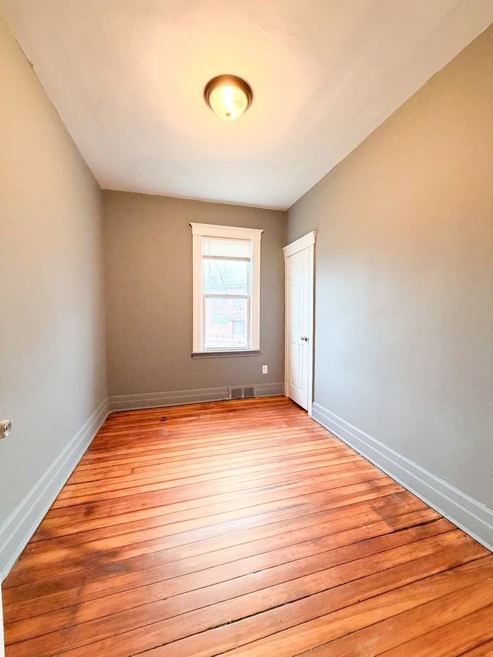 4426 Mcgraw St #1 - Photo 7 of 23