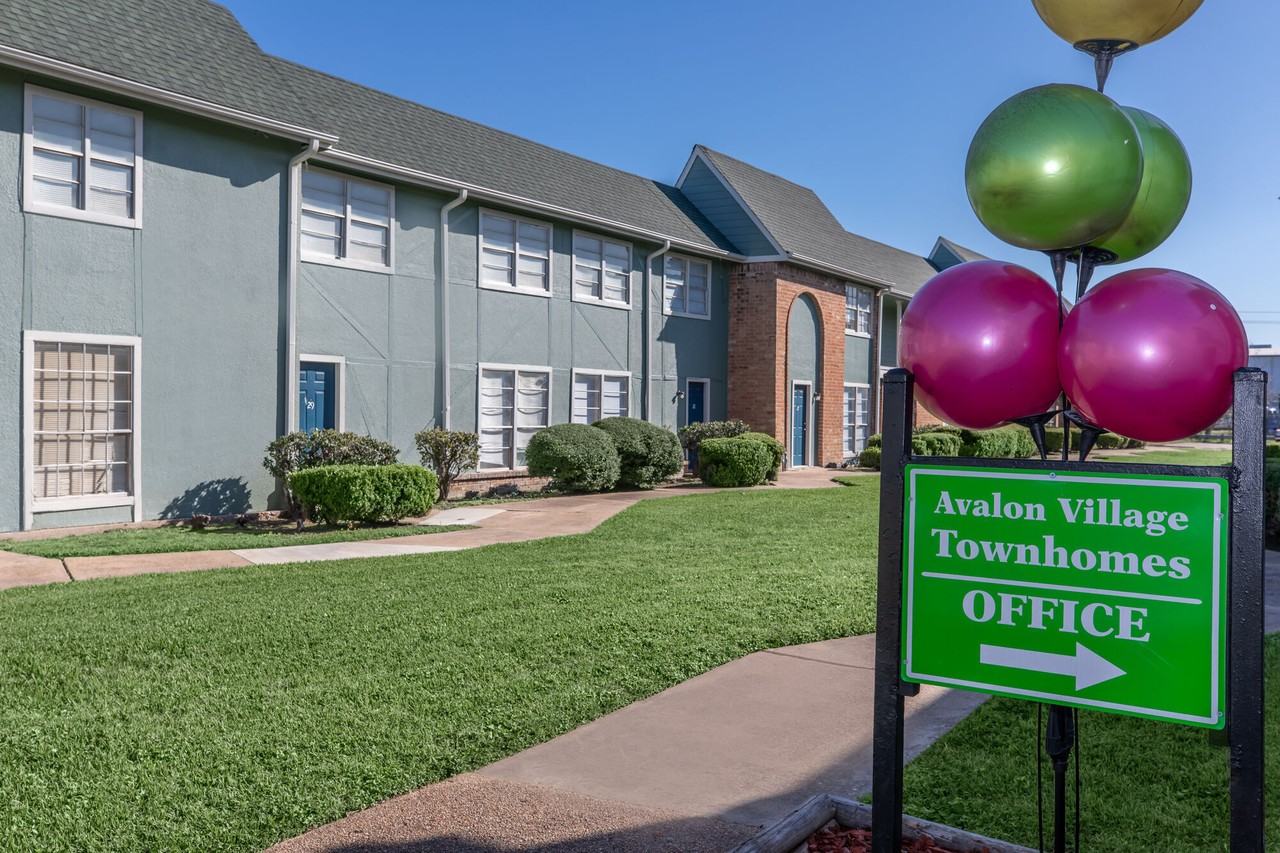 Avalon Village Townhomes - Photo 3 of 20