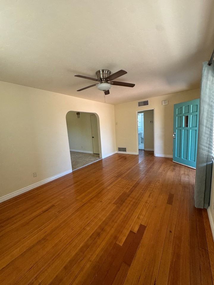 902 S Fremont Ave #1 - Photo 7 of 39