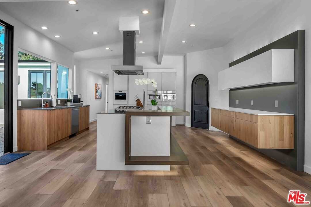 350 Bellino Dr #1 - Photo 7 of 18