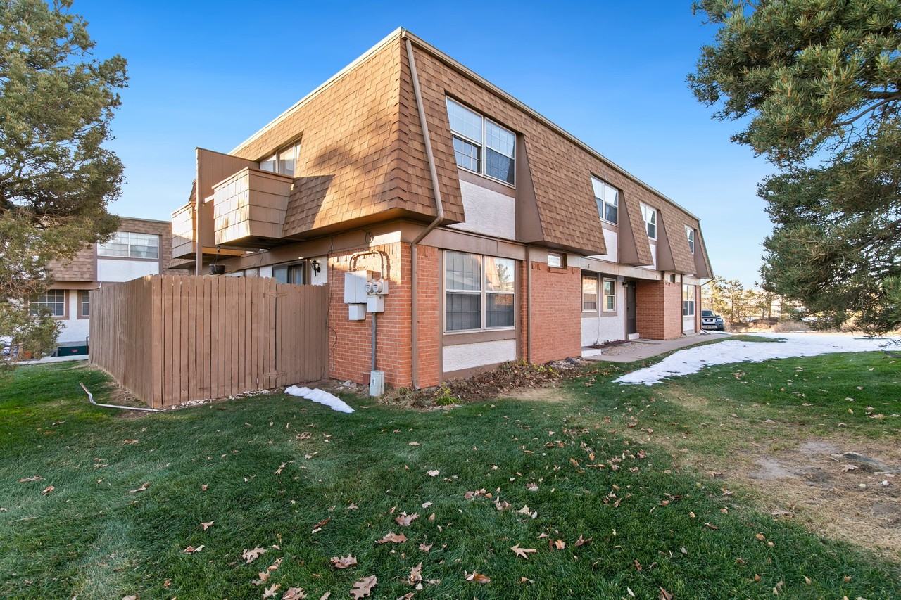 1145 Willow Bend Cir #1