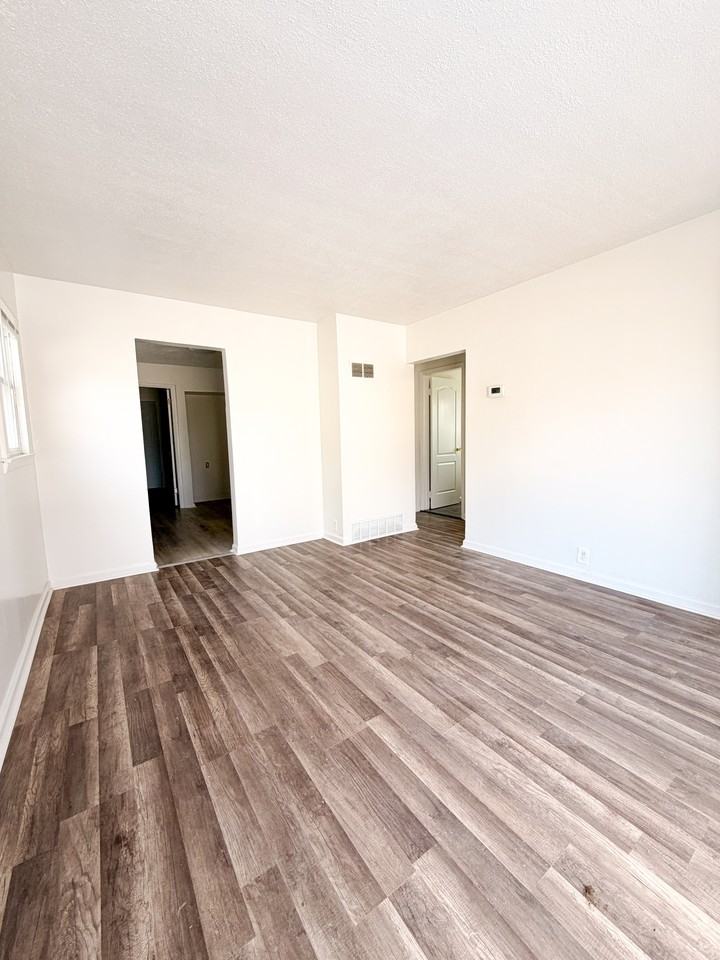 13717 Keal St #1 - Photo 2 of 11