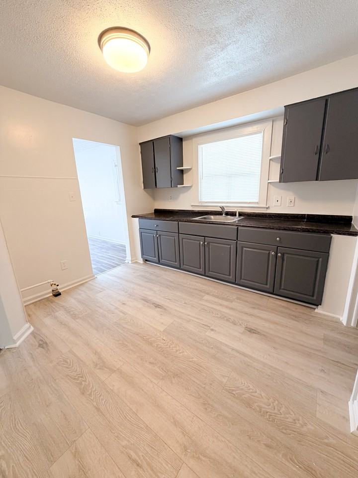 13717 Keal St #1 - Photo 5 of 11