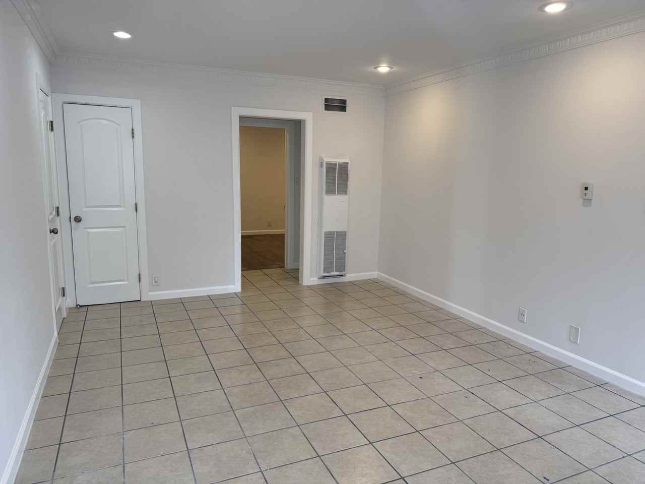 448 - 450 S Catalina St - Photo 5 of 14
