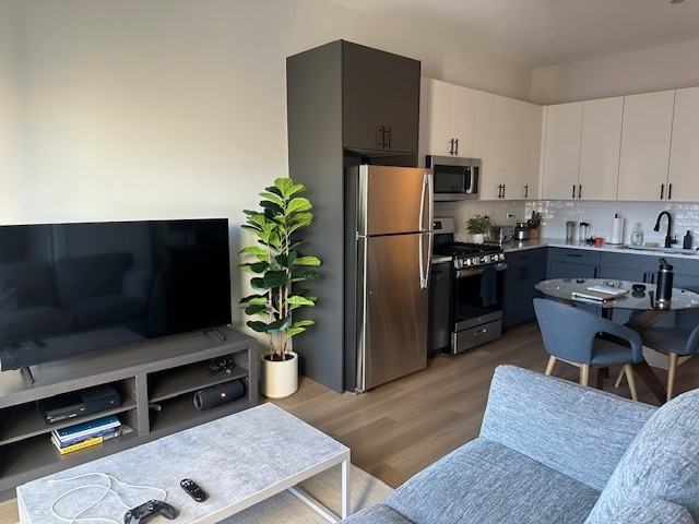 3204 North Clifton Avenue - Photo 6 of 28