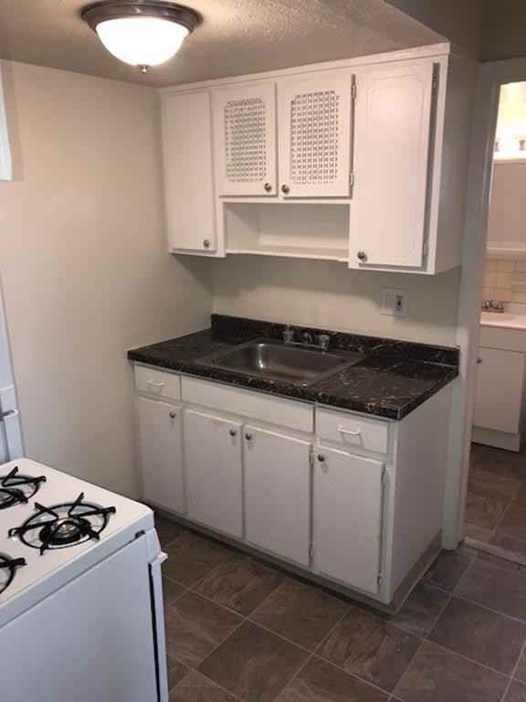 114 South - Photo 4 of 24