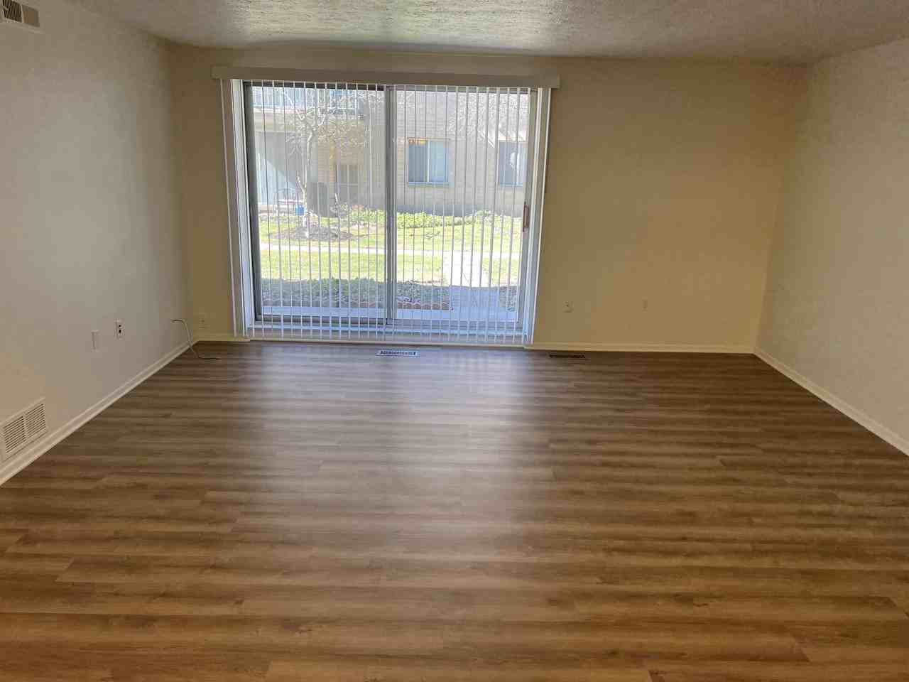 Randall House Apartments - Photo 4 of 12