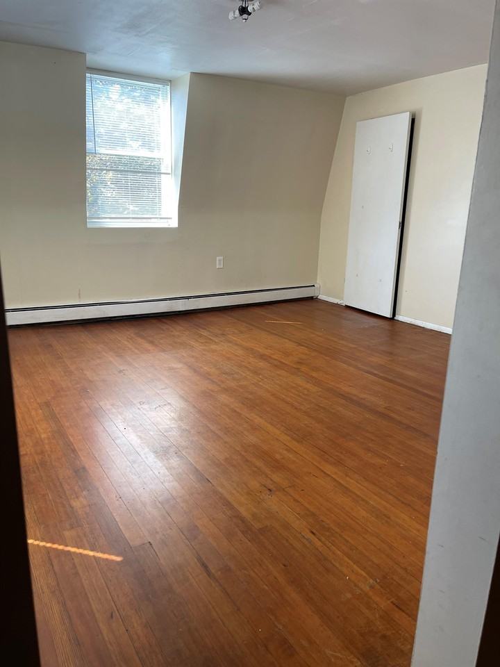 1625 Main Street - Photo 6 of 8