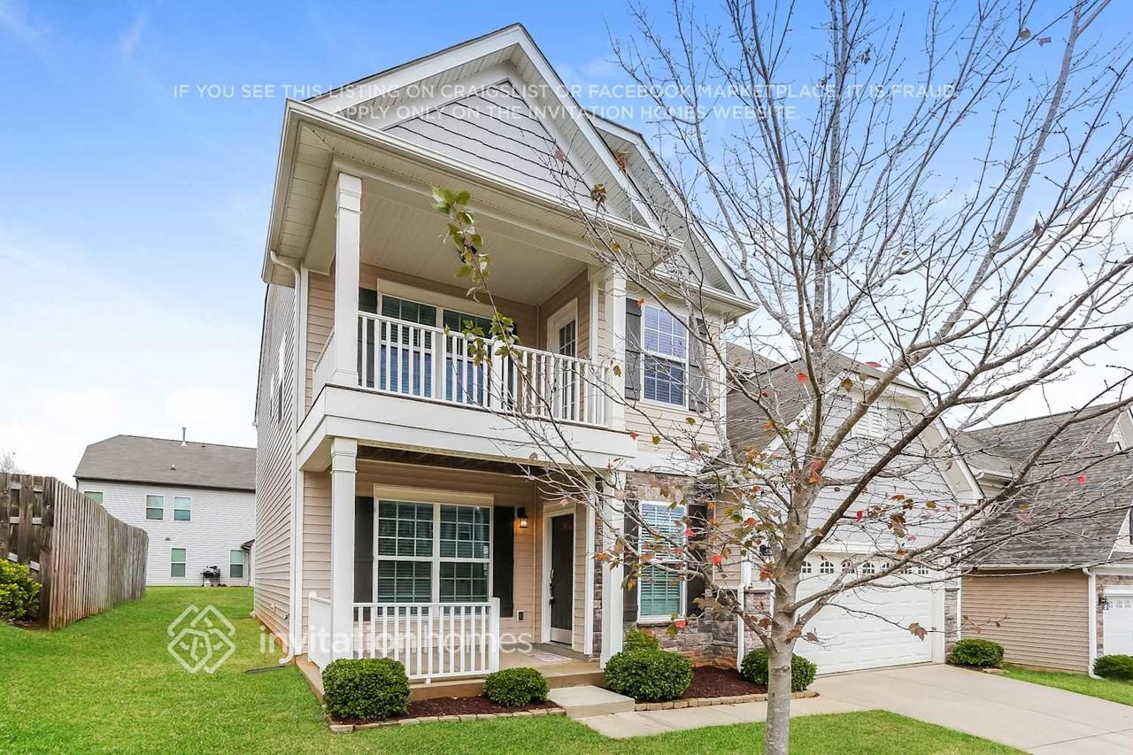 247 Elrosa Rd - Photo 3 of 16