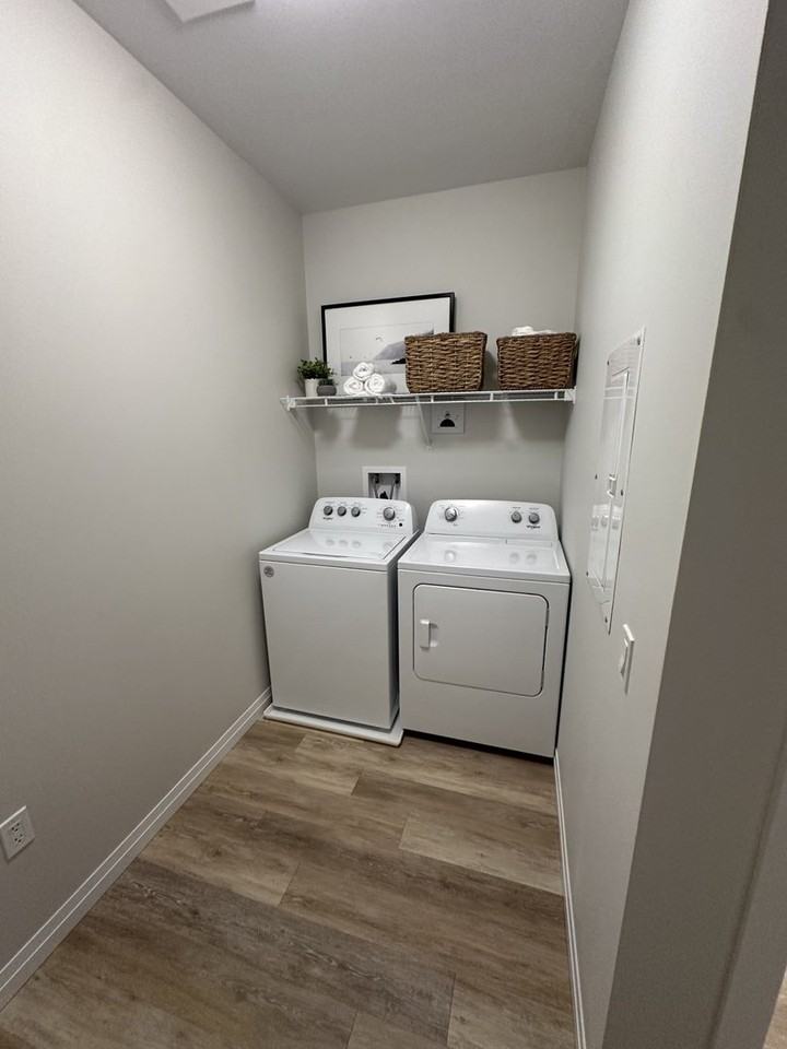 245 Drew St - Photo 7 of 9