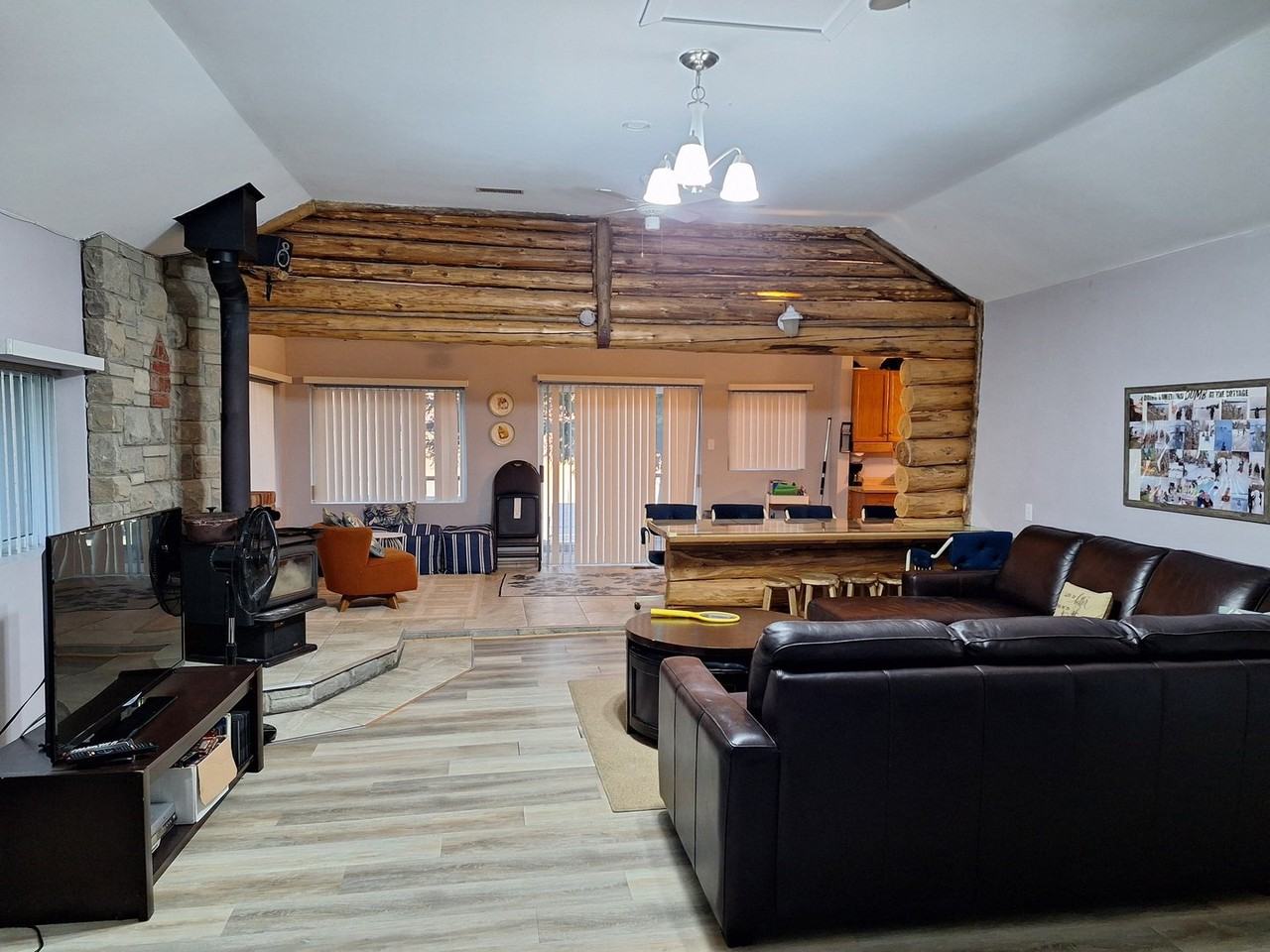 5470 Penetanguishene Rd - Photo 3 of 16