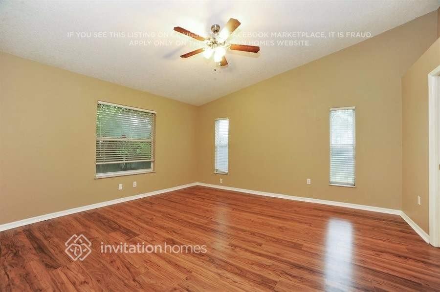 8008 55th St E - Photo 4 of 15