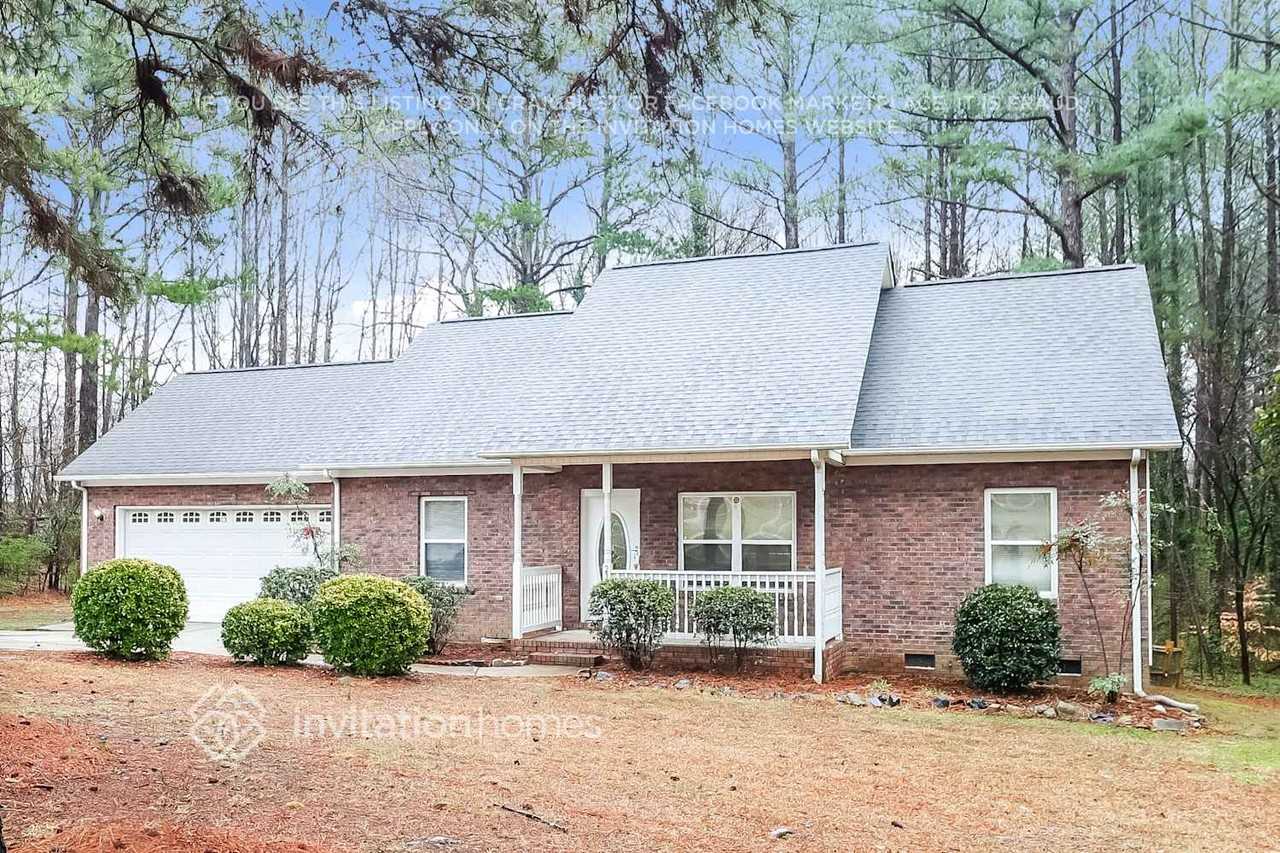 2301 Cricket Ln - Photo 3 of 17