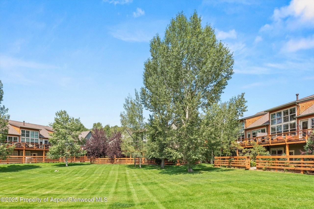 412 E Jody Rd - Photo 4 of 35