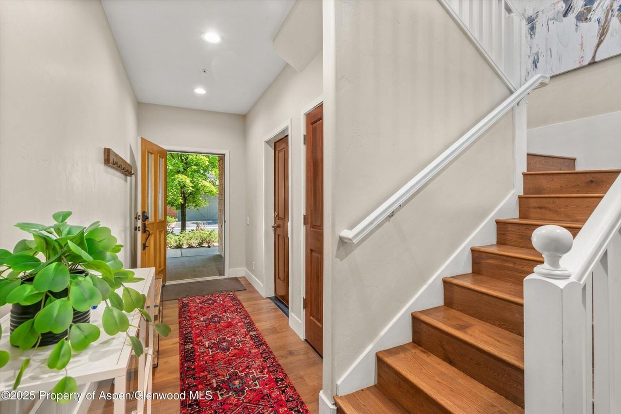 412 E Jody Rd - Photo 6 of 35