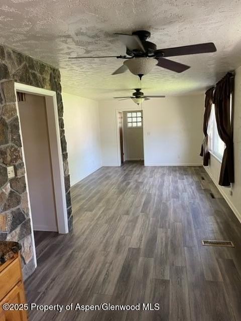 932 Ranney St - Photo 4 of 23