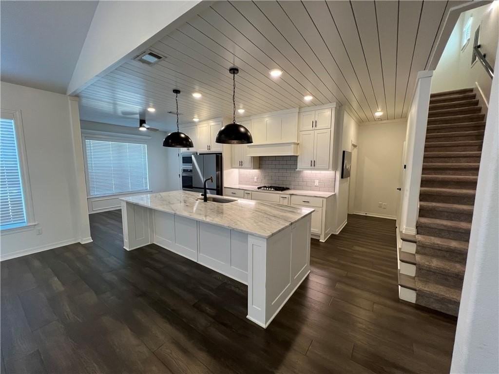 819 Malbec Rd - Photo 4 of 30