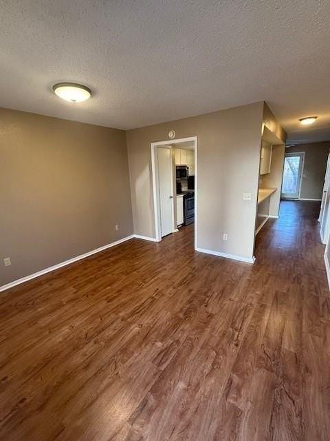 782 N Storer Ave - Photo 4 of 15