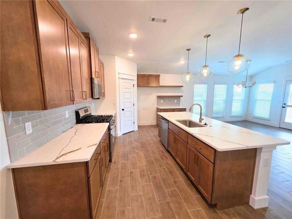 1071 Garrett Ln - Photo 6 of 22