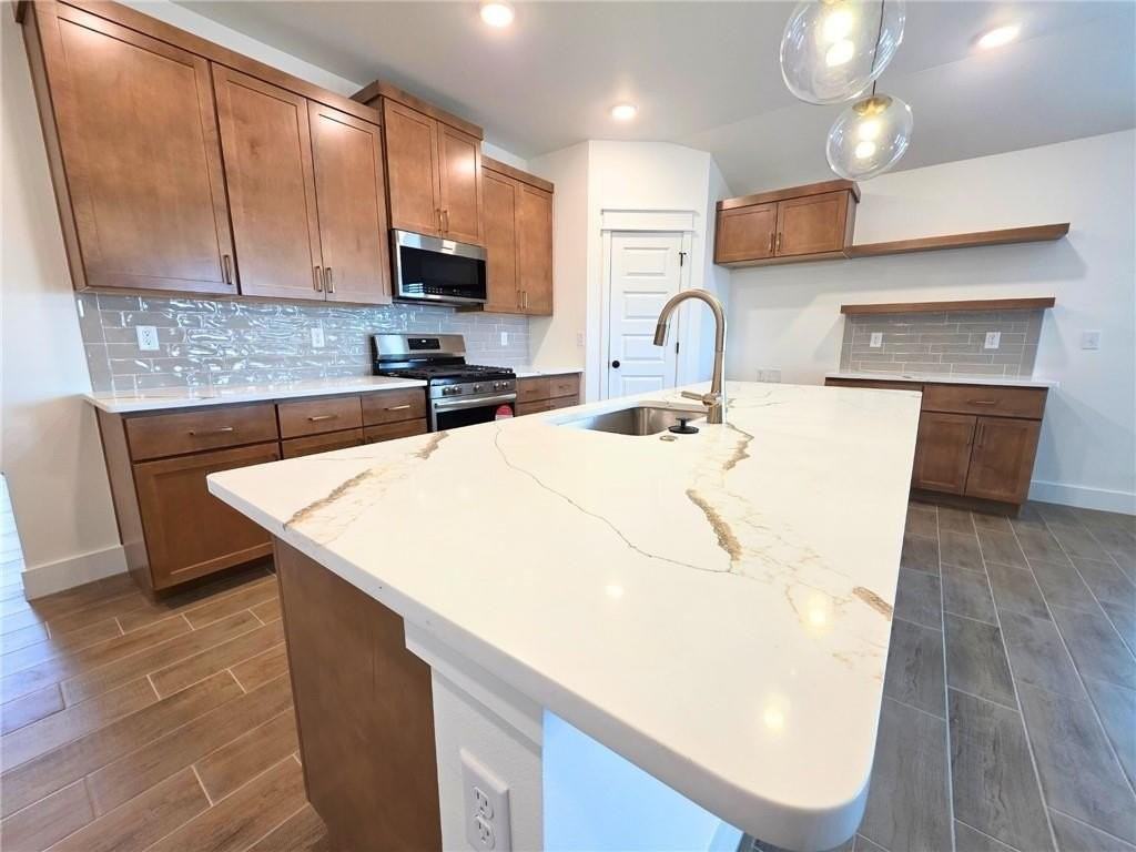 1071 Garrett Ln - Photo 7 of 22