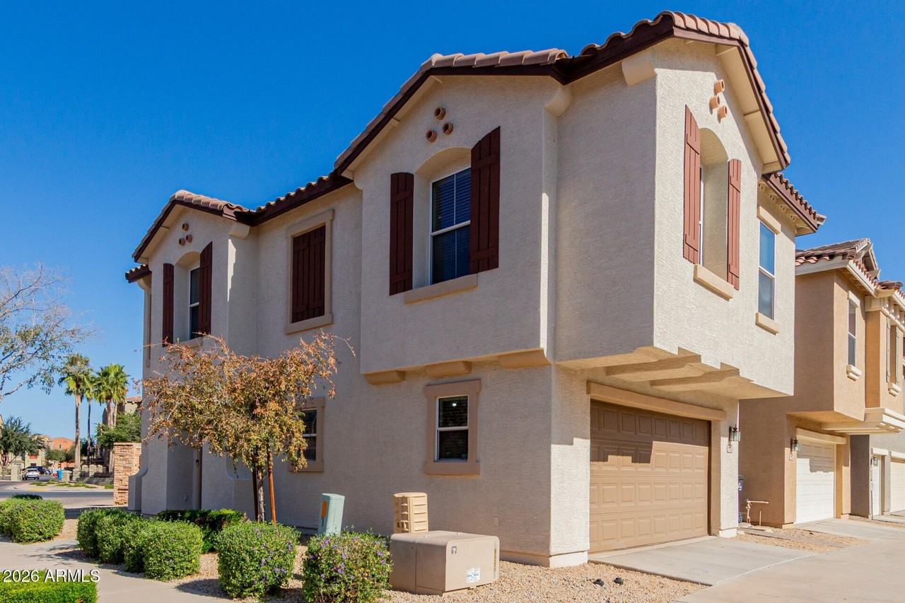 144 W Campbell Ct - Photo 2 of 24