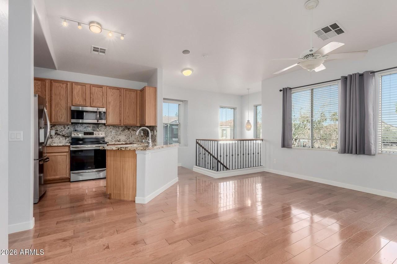 144 W Campbell Ct - Photo 6 of 24