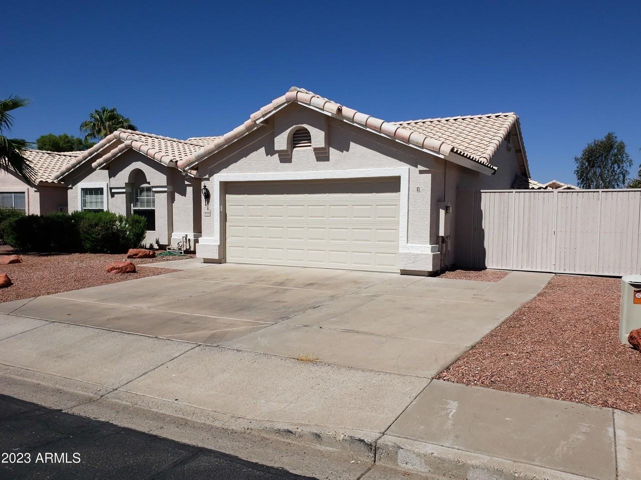 20222 N 61st Ave - Photo 2 of 45