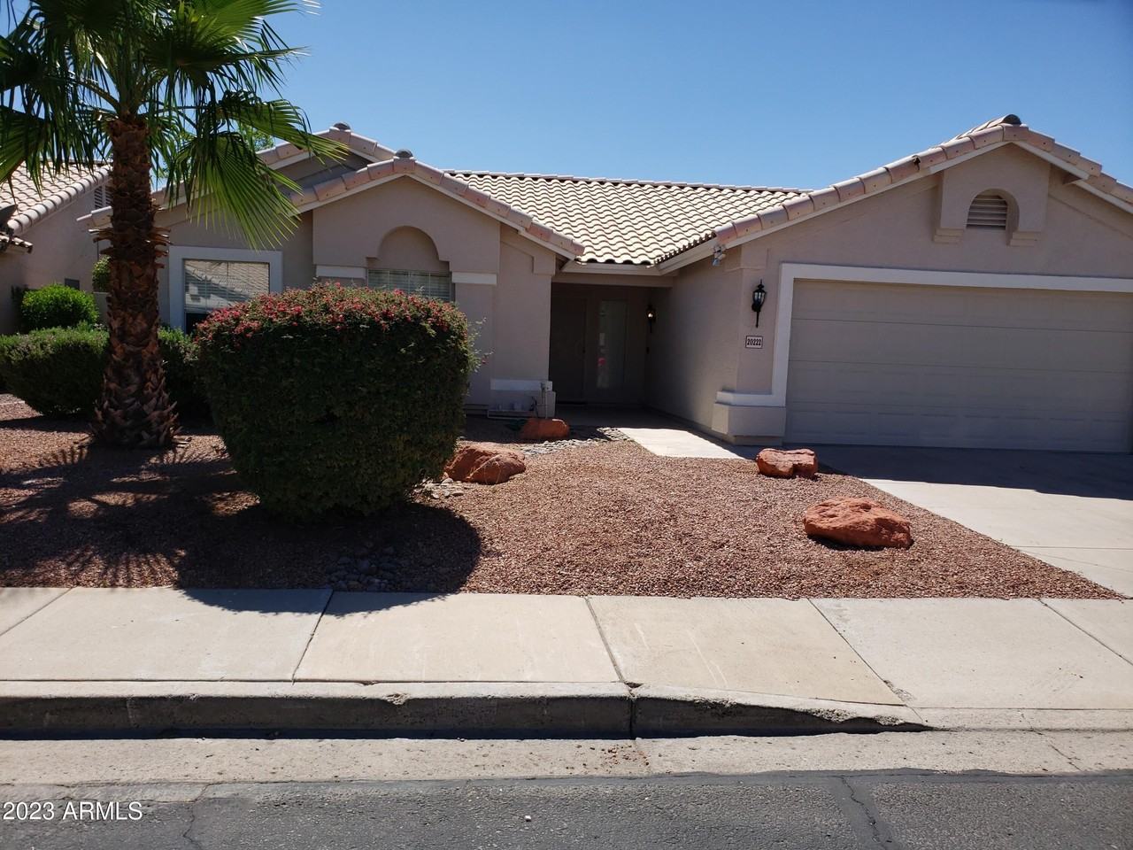 20222 N 61st Ave - Photo 5 of 45