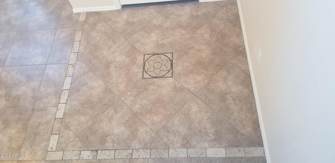 13812 S 36th Way - Photo 3 of 27