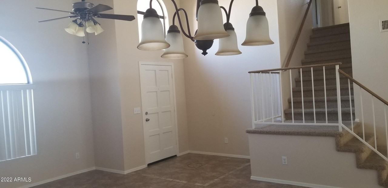 13812 S 36th Way - Photo 5 of 27