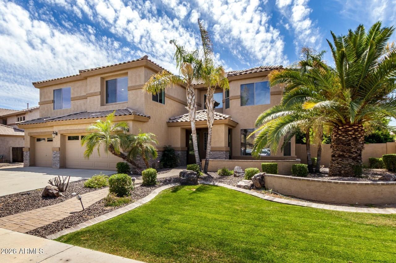 2302 S Canfield - Photo 5 of 46