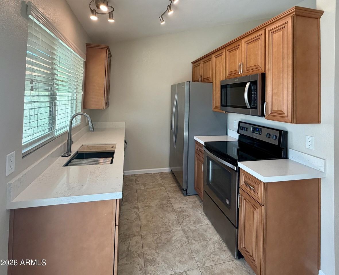 20242 N 30th Dr - Photo 5 of 16