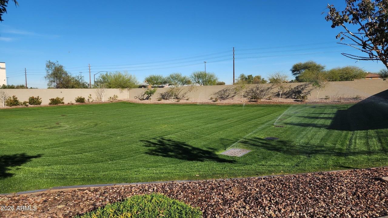 2934 E Augusta Ave - Photo 5 of 37