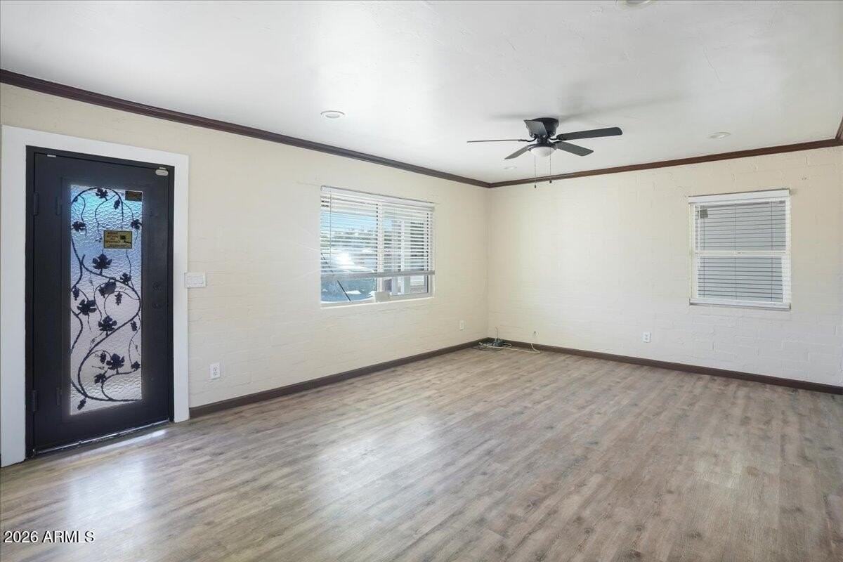 2308 W Missouri Ave - Photo 5 of 21