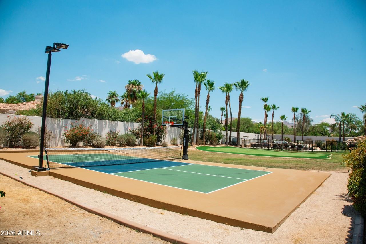 10754 E Laurel Ln - Photo 4 of 37