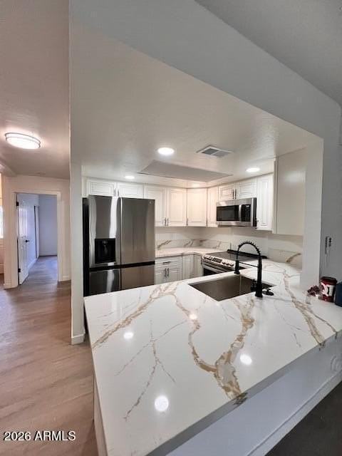 2115 W Belmont Ave Unit 4 - Photo 3 of 21