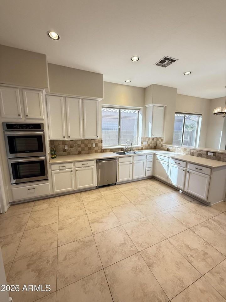 7670 E Quill Ln - Photo 2 of 20